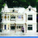 VICTORIAN BARBIE DOLL HOUSE