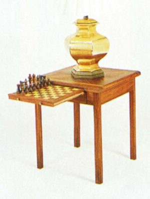 GAME / LAMP TABLE