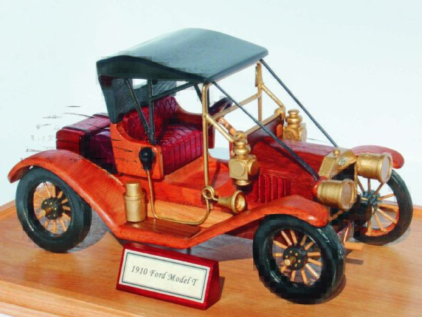 1910 MODEL T FORD